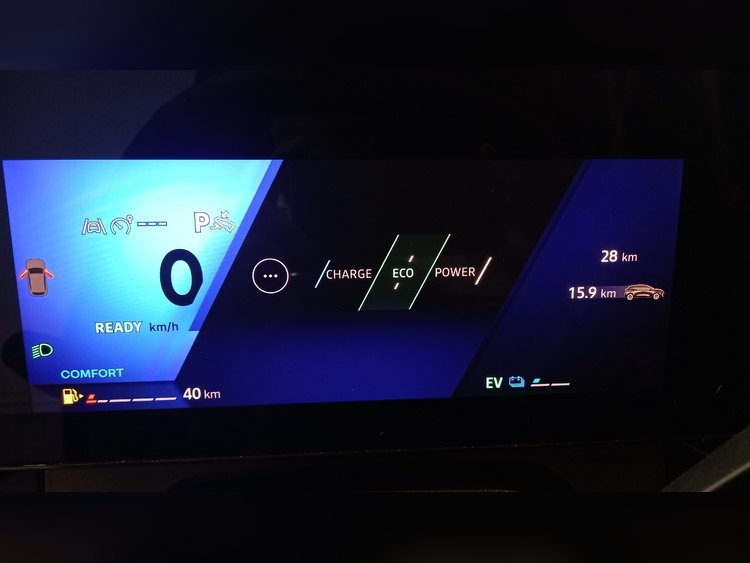RENAULT CLIO VI TECHNO Full HYBRID 160cv foto 9